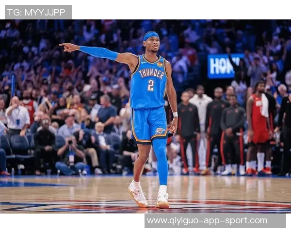 古德温称赞布克为天生竞争者强调其在球队中的领导力与严格要求